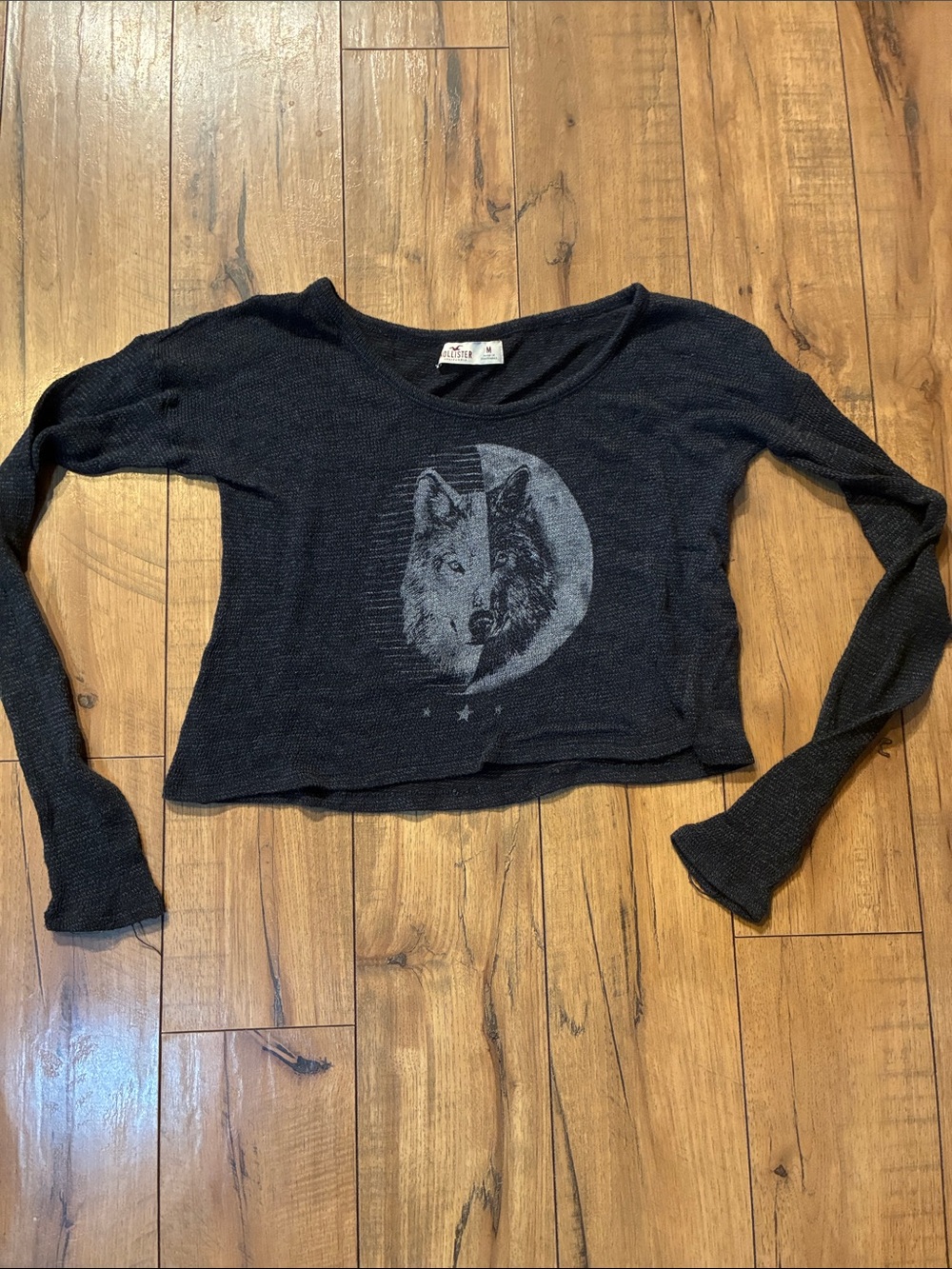 Hollister Black Wolf Moon Graphic Crop Top